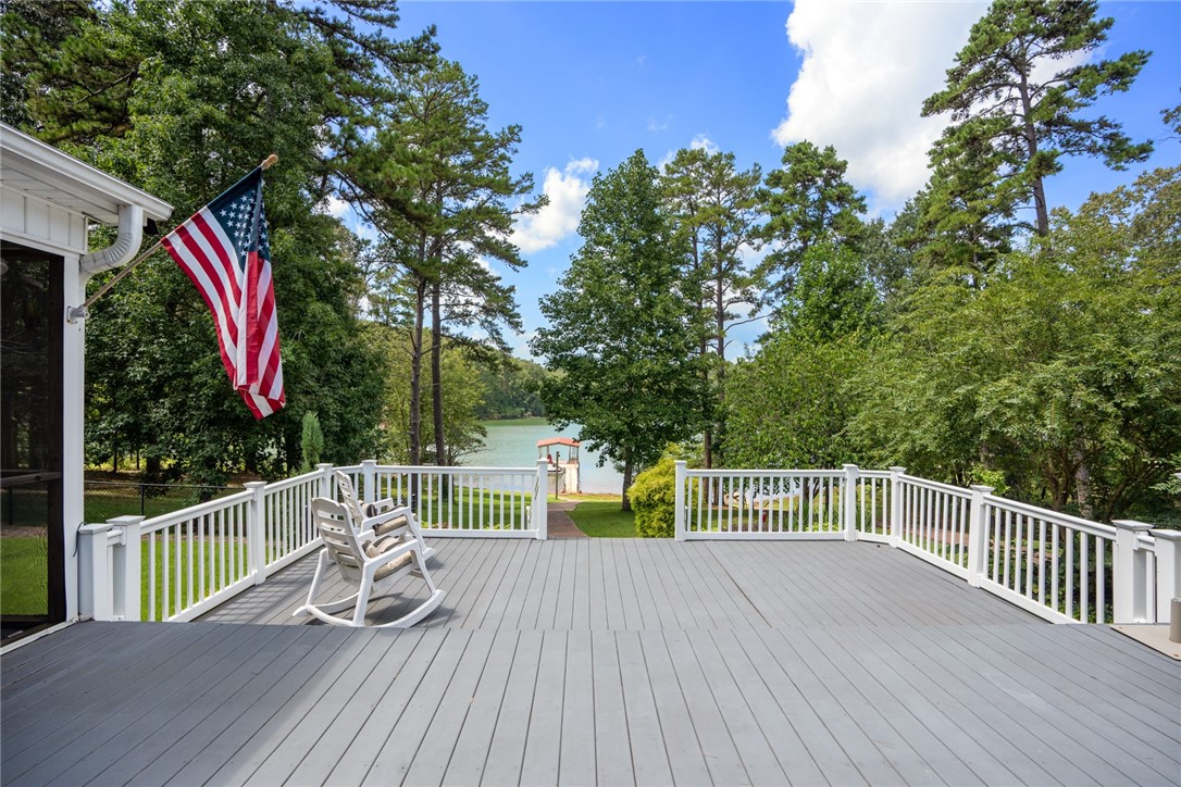 210 Lake Hills Drive