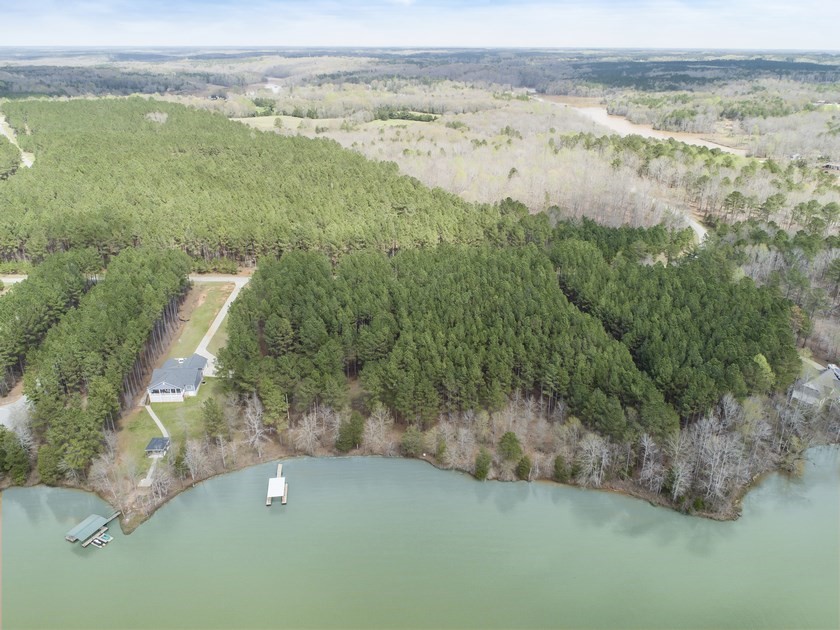 Property image 1 at 120 Waterside Drive, Iva, SC 29655