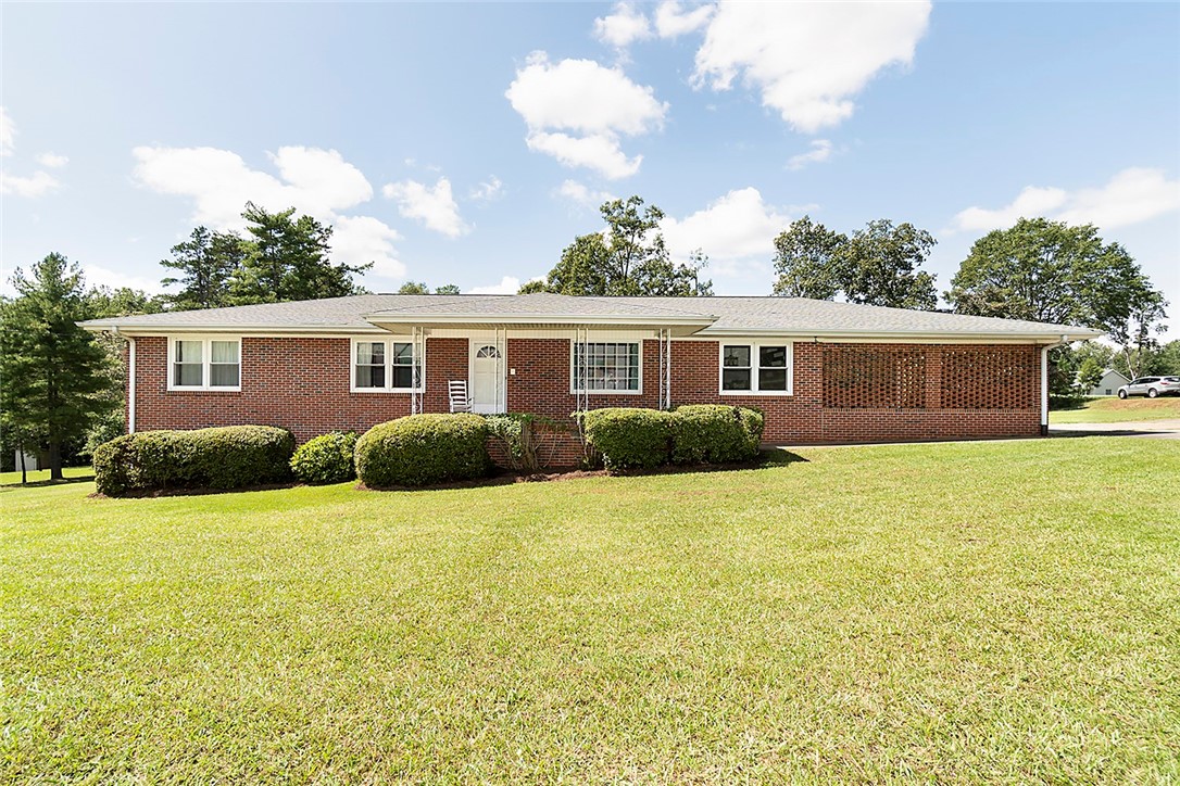 Property image 1 at 2002 Kaye Street, Seneca, SC 29678