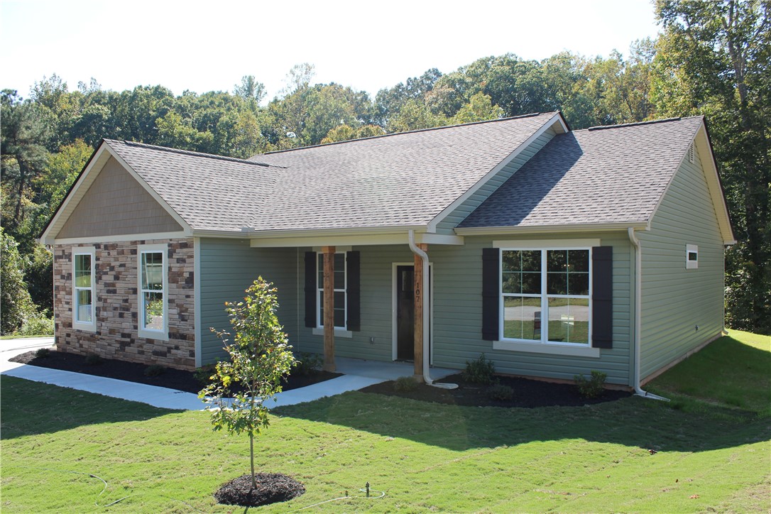 Property image 1 at 107 Cove View Court, Seneca, SC 29678