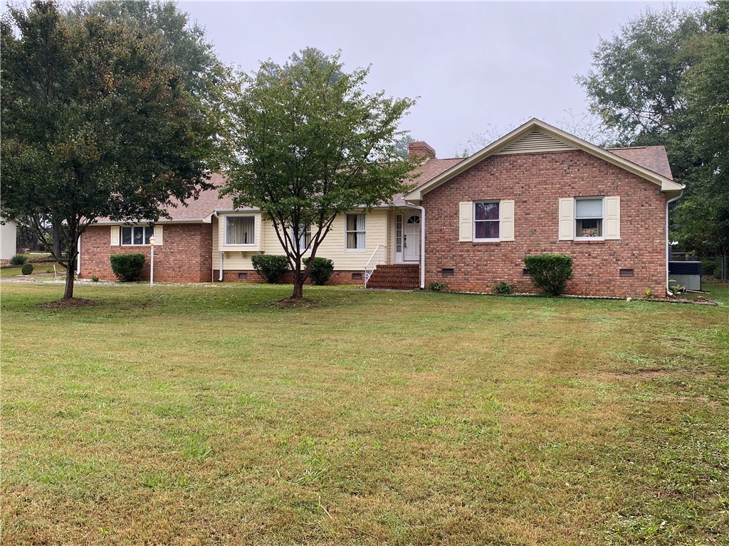 Property image 1 at 111 Yorkshire Drive, Anderson, SC 29625