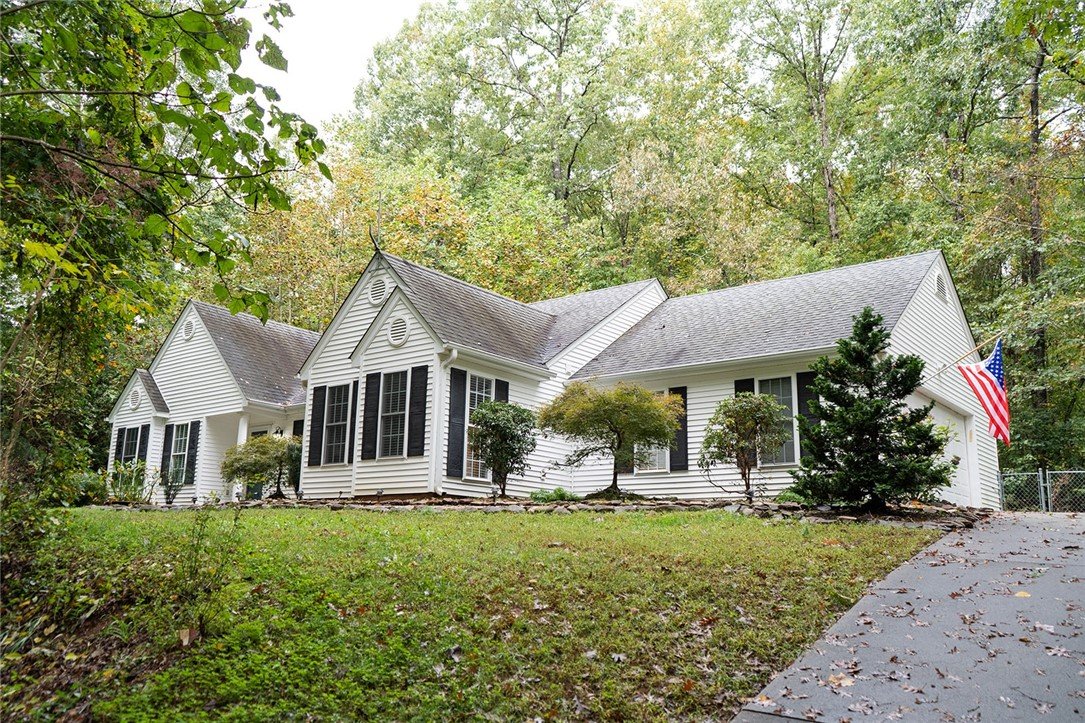 Property image 1 at 934 Crestview Drive, Seneca, SC 29678