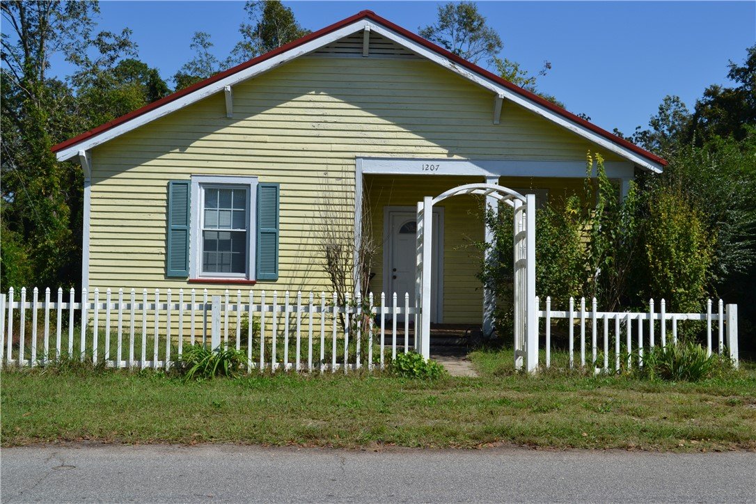 Property image 1 at 1207 Goddard Avenue, Seneca, SC 29678