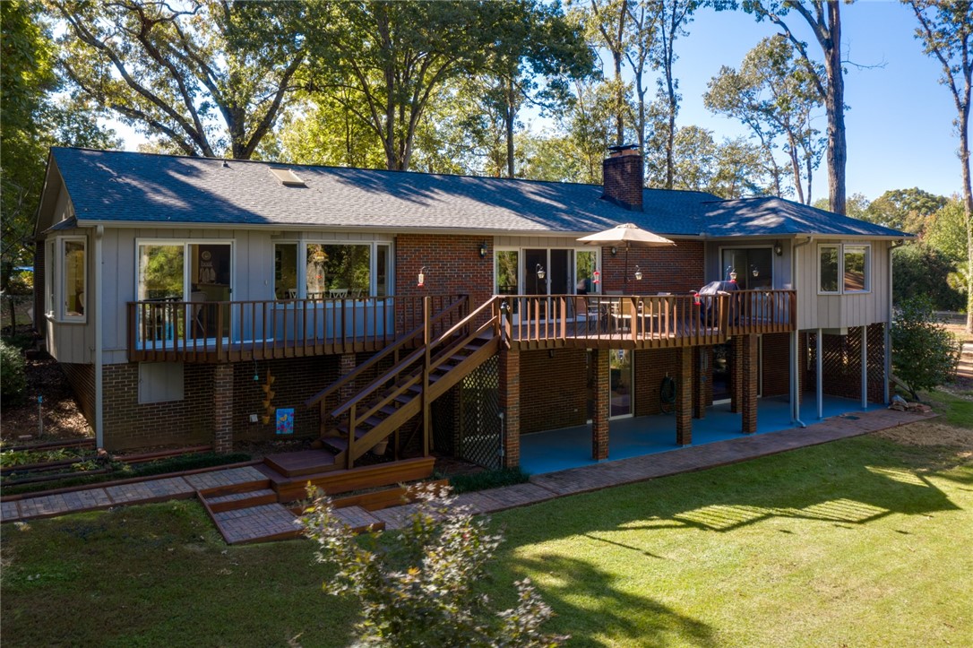 421 Broadwater Circle