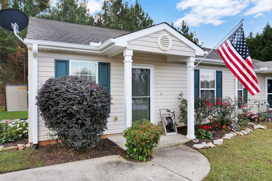 Property image 1 at 312 Oak Knoll Court, Seneca, SC 29678