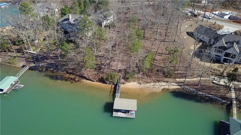 211 E Wynward Pointe Drive