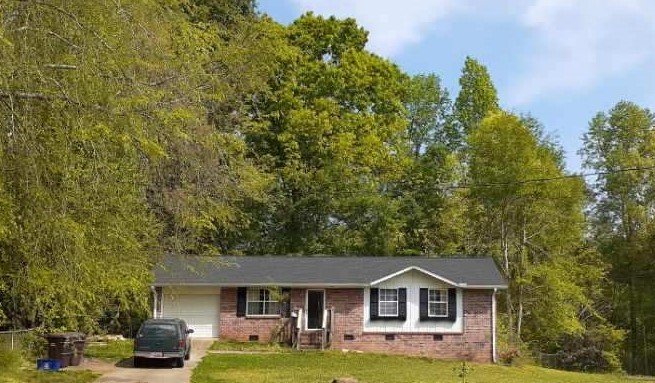 Property image 1 at 807 Queen Street, Pendleton, SC 29670