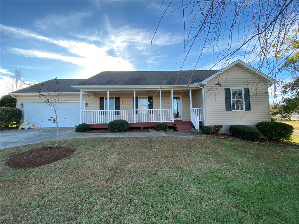 Property image 1 at 100 Terrace Meadows Drive, Seneca, SC 29672