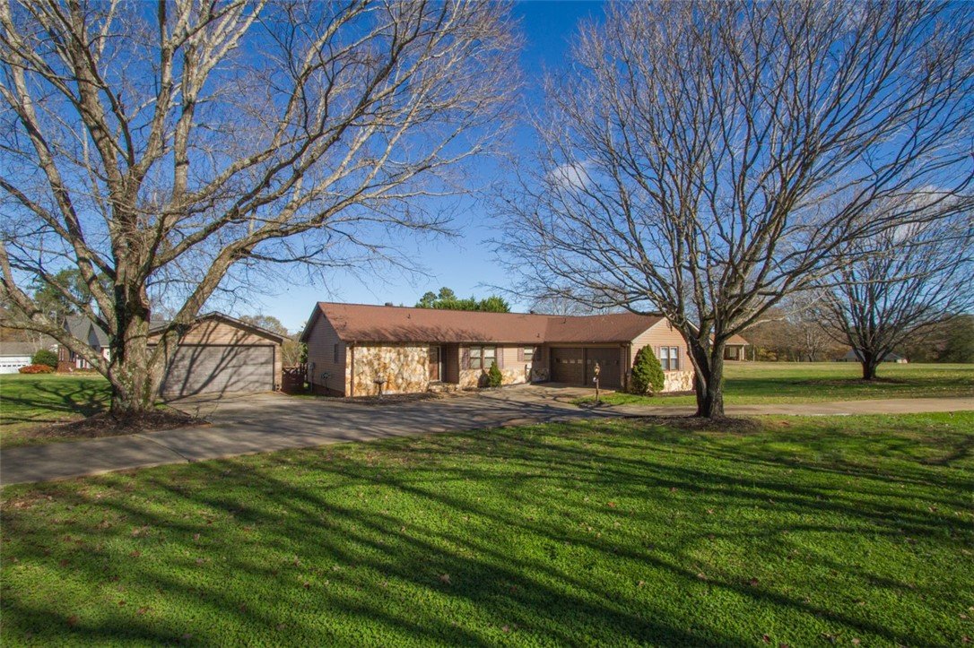 Property image 1 at 1601 Moorehead Place, Pendleton, SC 29670