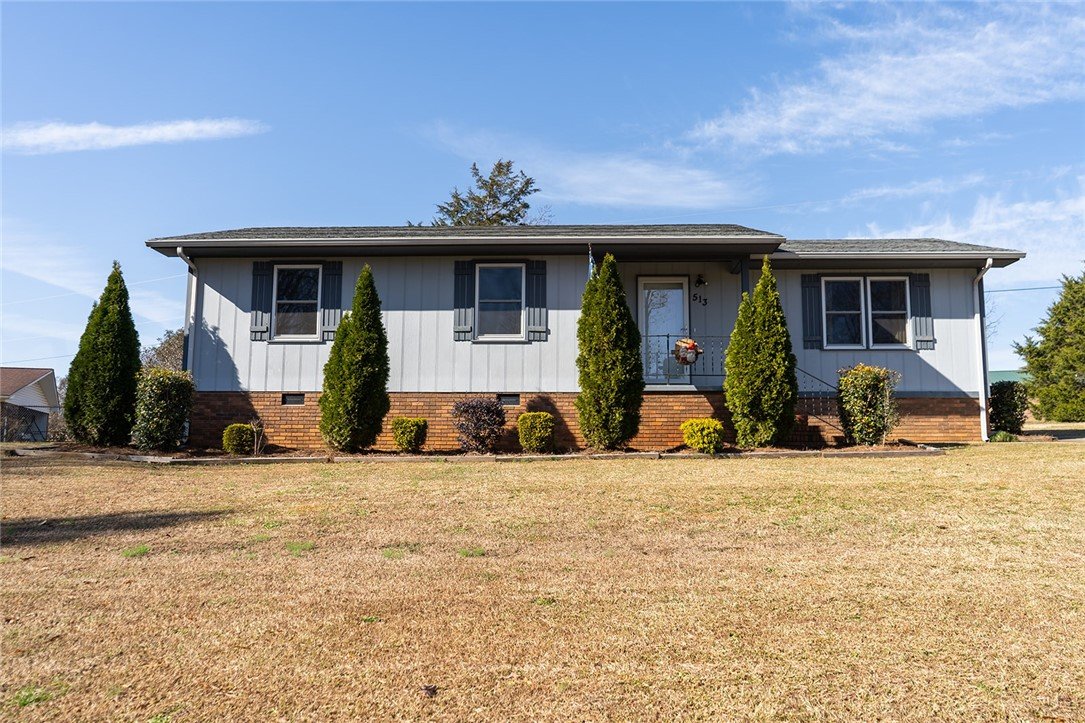 Property image 1 at 513 Burris Avenue, Seneca, SC 29678