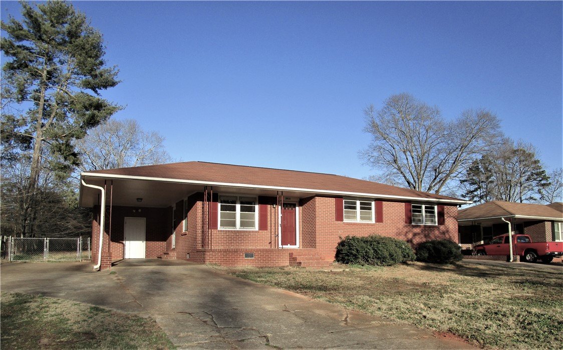 Property image 1 at 3913 Seminole Avenue, Anderson, SC 29624