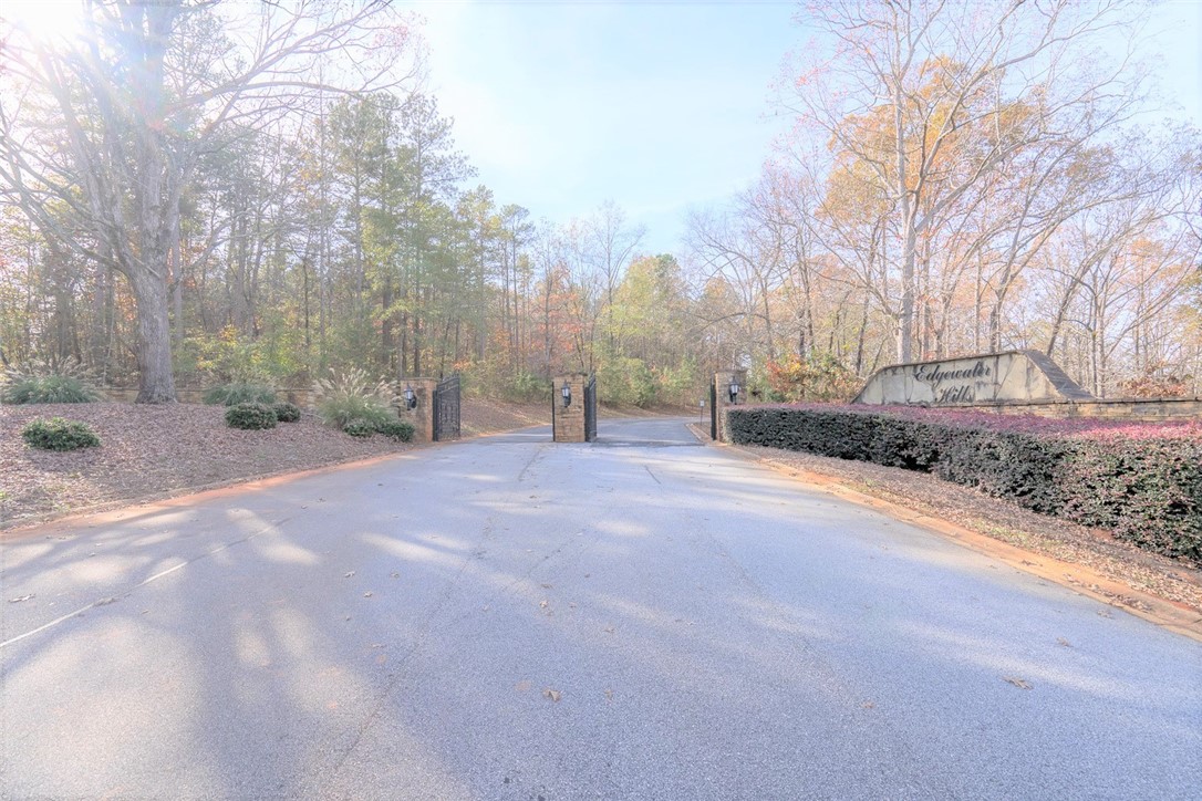 Property image 1 at 1006 Tugaloo Heights Circle, Fair Play, SC 29643