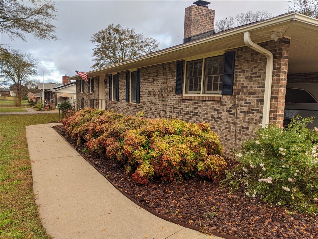 Property image 1 at 136 Victorian Drive, Anderson, SC 29625