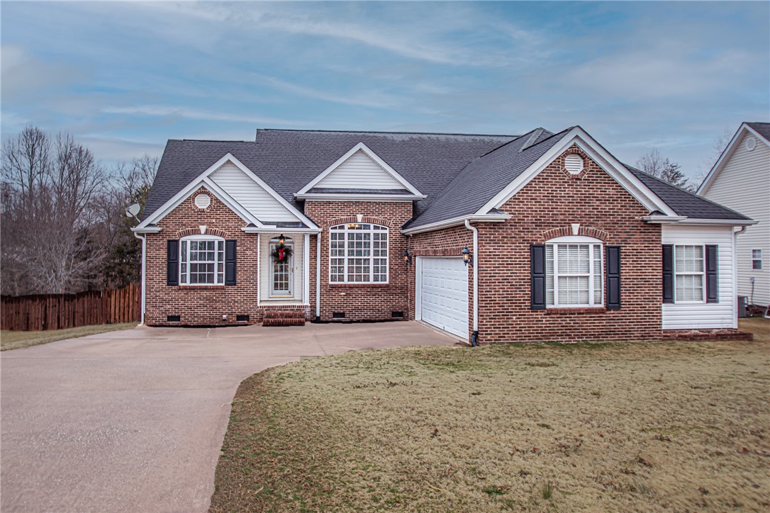 Property image 1 at 404 Winding Brook Court, Greenville, SC 29617