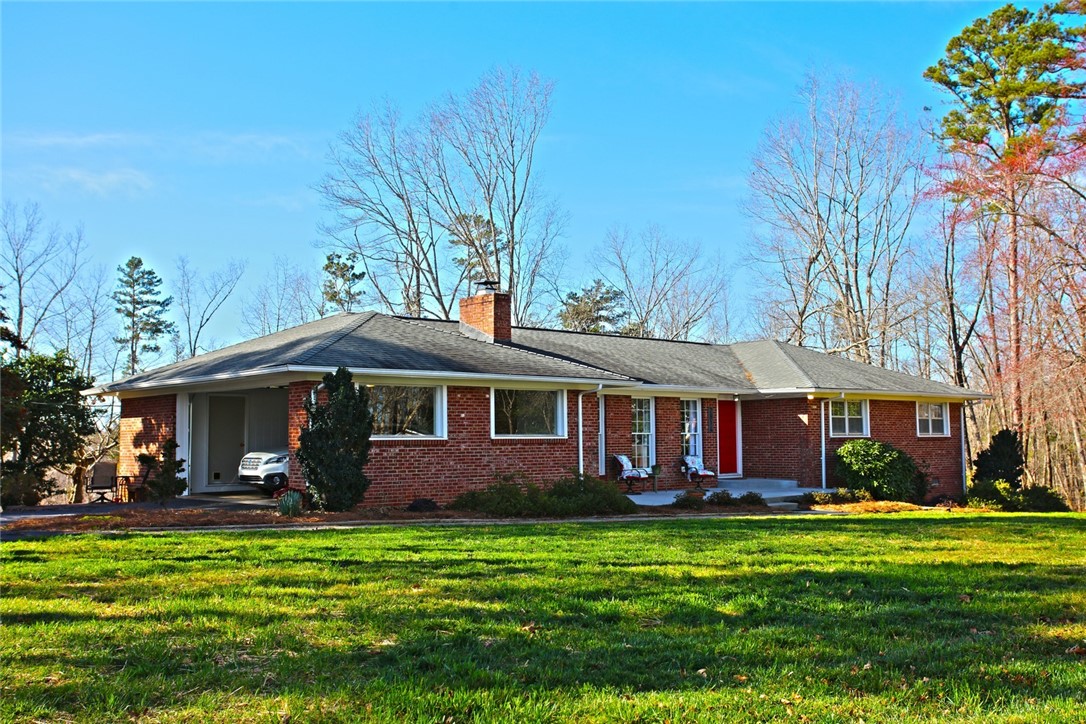 Property image 1 at 2814 N Bayshore Drive, Seneca, SC 29672