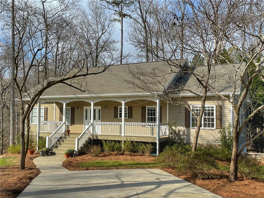 Property image 1 at 15025 Beacon Ridge Drive, Seneca, SC 29678