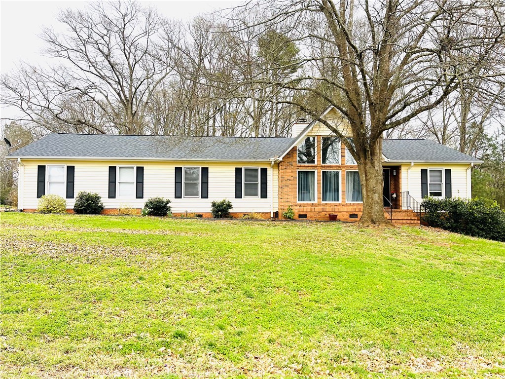 Property image 1 at 1410 Hilltop Drive, Anderson, SC 29621