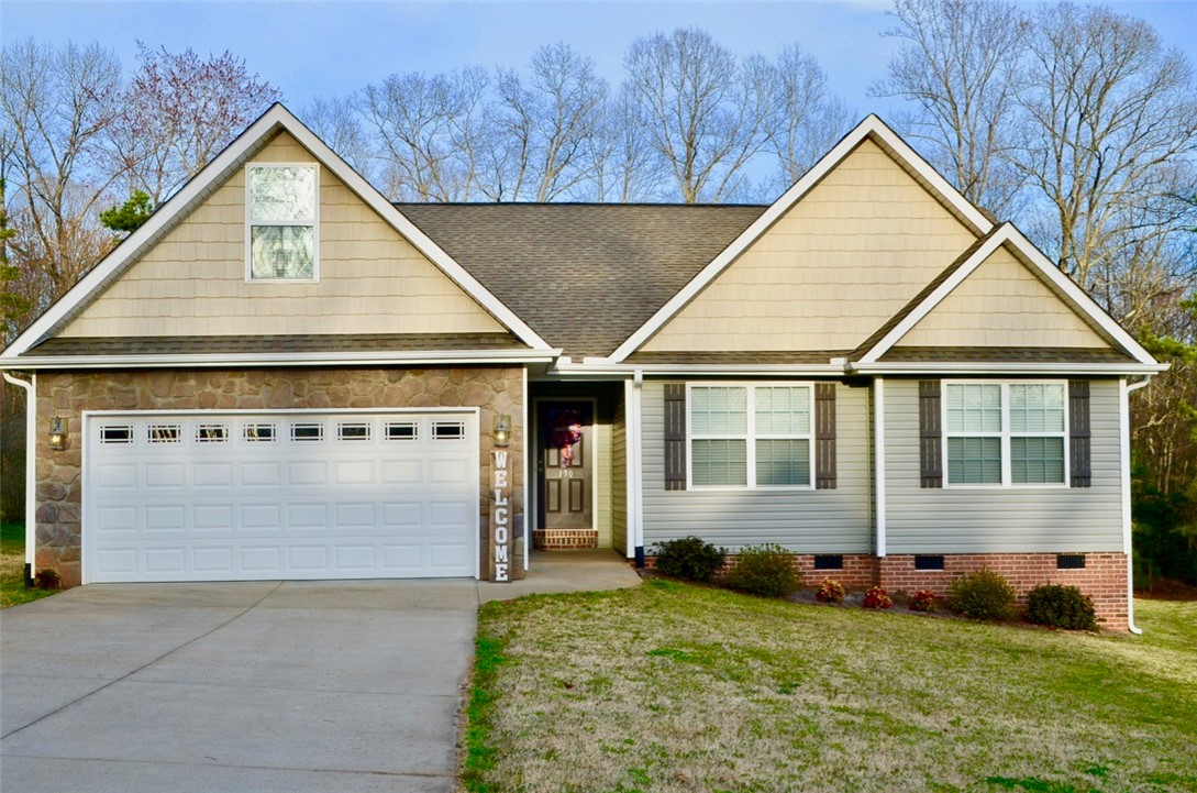 Property image 1 at 130 Saddlebrook Avenue, Pickens, SC 29671