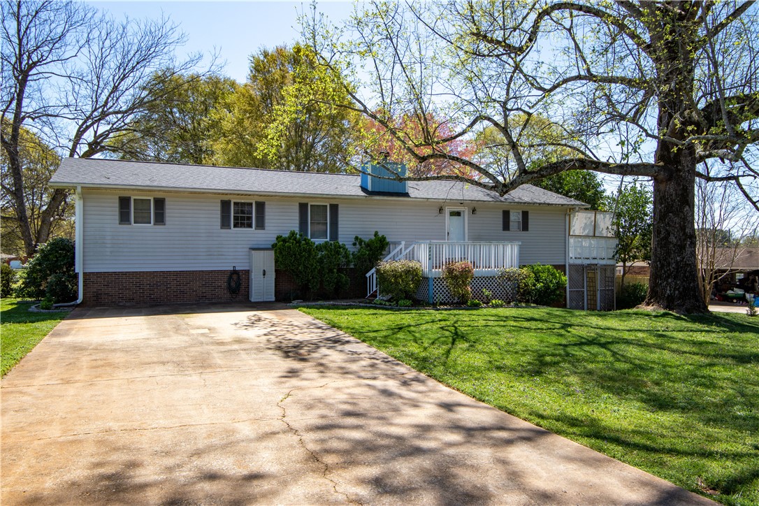 Property image 1 at 1110 Briarwood Drive, Seneca, SC 29672