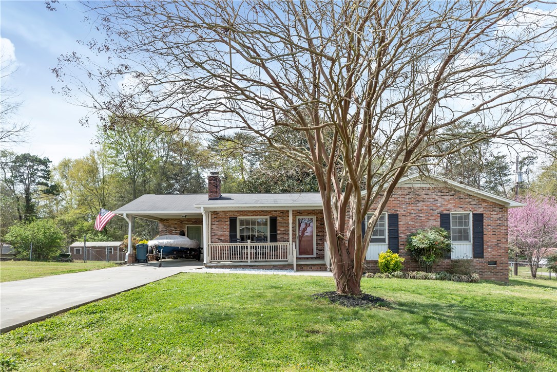 Property image 1 at 331 Lakeview Drive, Liberty, SC 29657