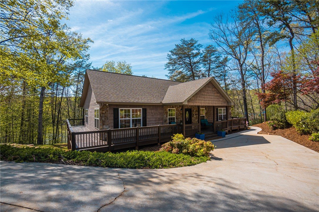 Property image 1 at 143 Waters Edge Lane, West Union, SC 29696