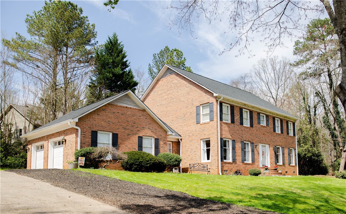 1611 Keowee Lakeshore Drive