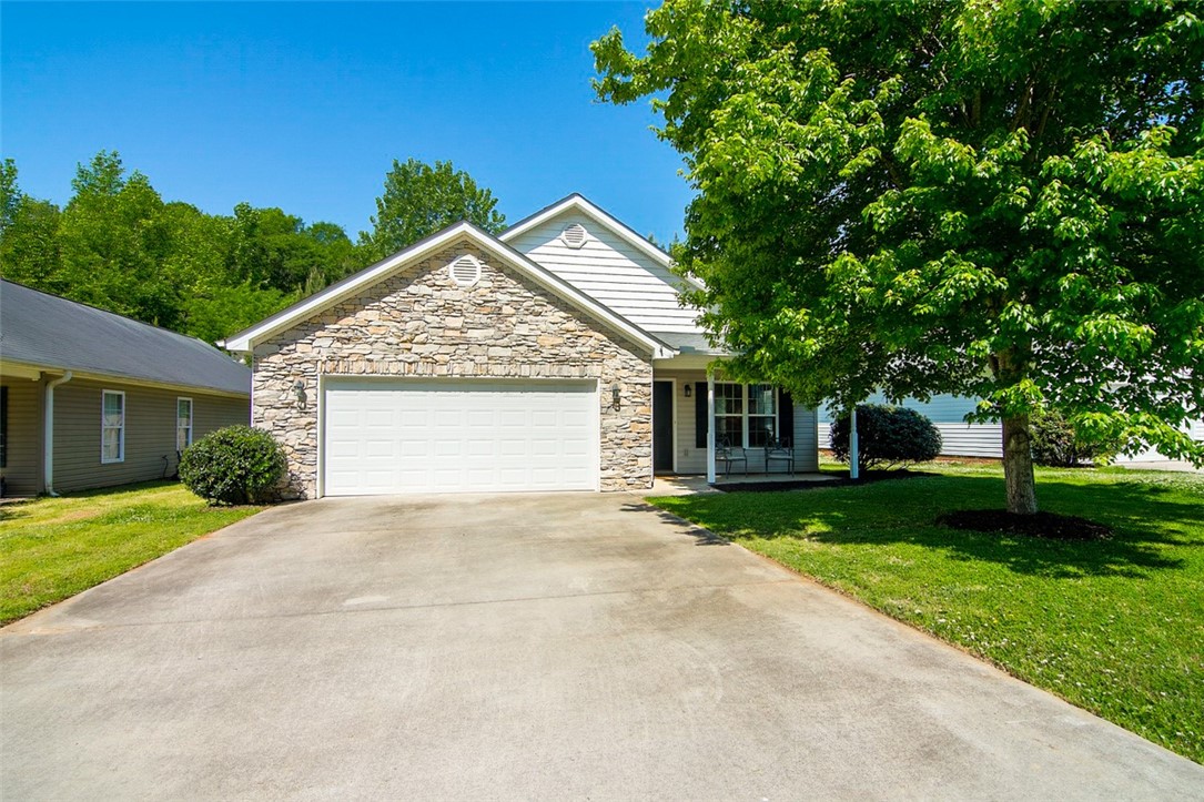 Property image 1 at 105 Rudolph Court, Anderson, SC 29625