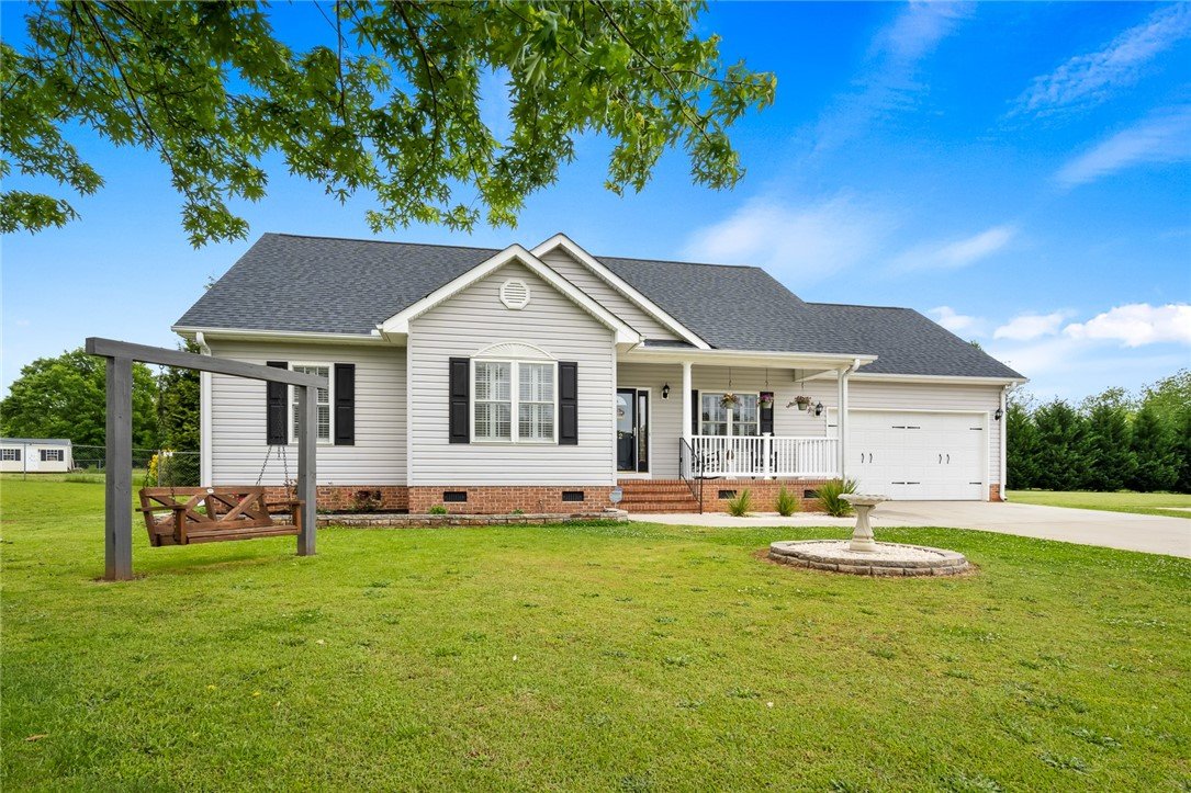 Property image 1 at 142 Landau Lane, Anderson, SC 29625