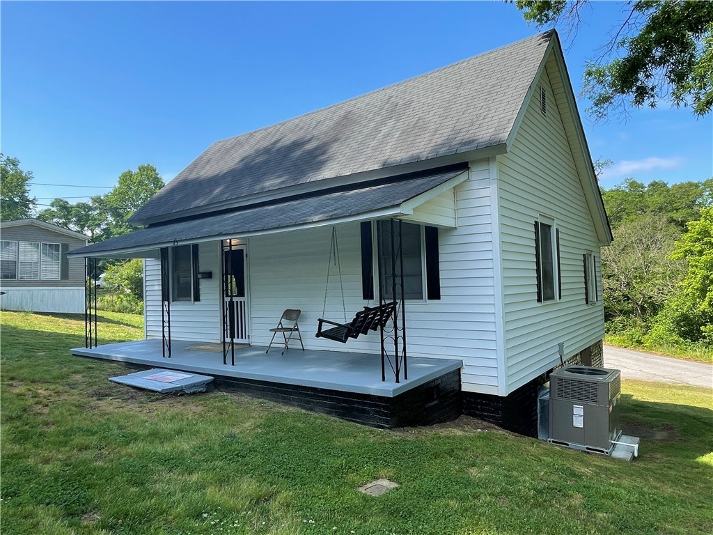 Property image 1 at 25 parker Street, Pelzer, SC 29669