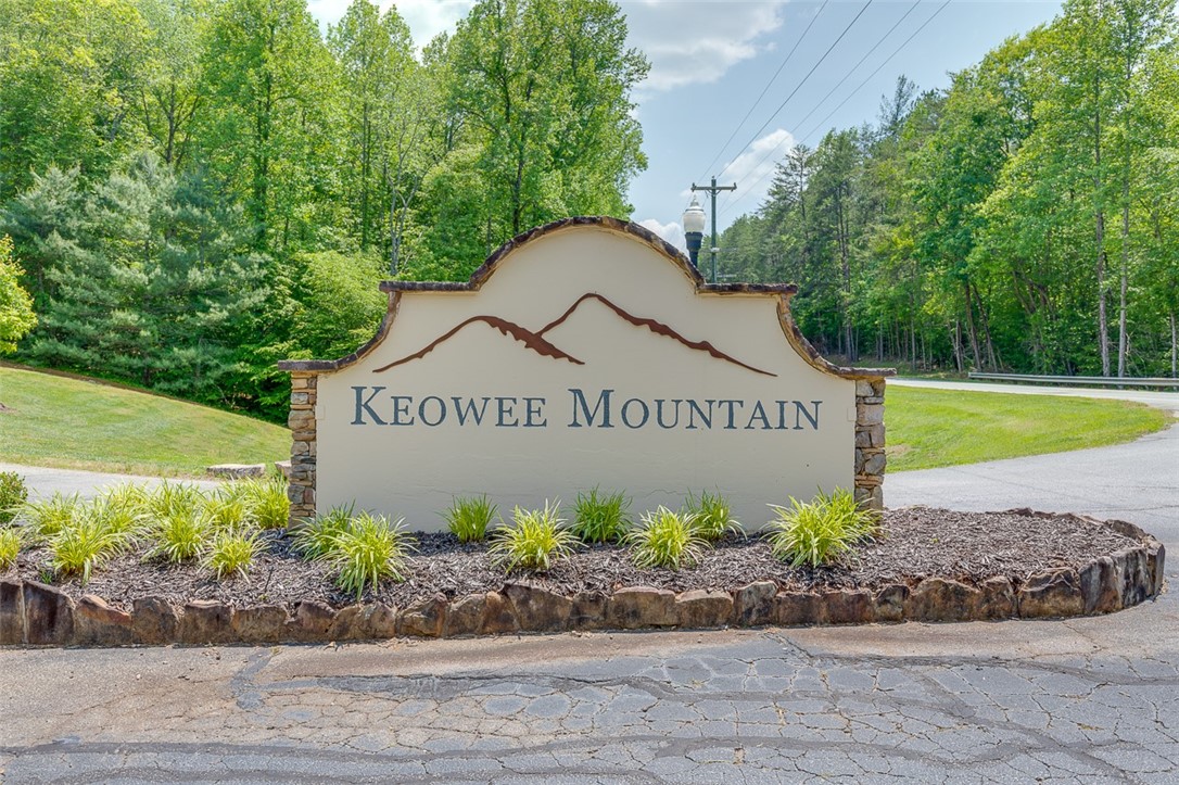 Property image 1 at 210 Cliffside Trail, Pickens, SC 29671