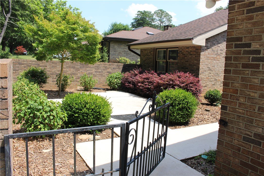 Property image 1 at 100 Downs Boulevard, Clemson, SC 29631