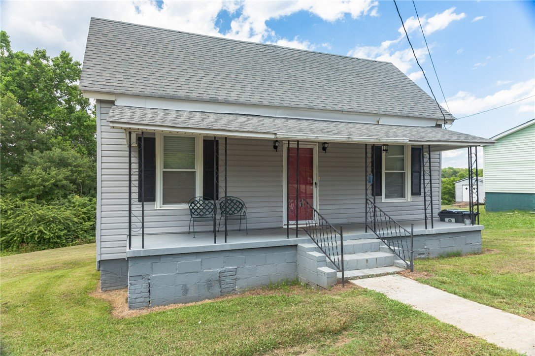Property image 1 at 2 Fuller Street, Pelzer, SC 29669