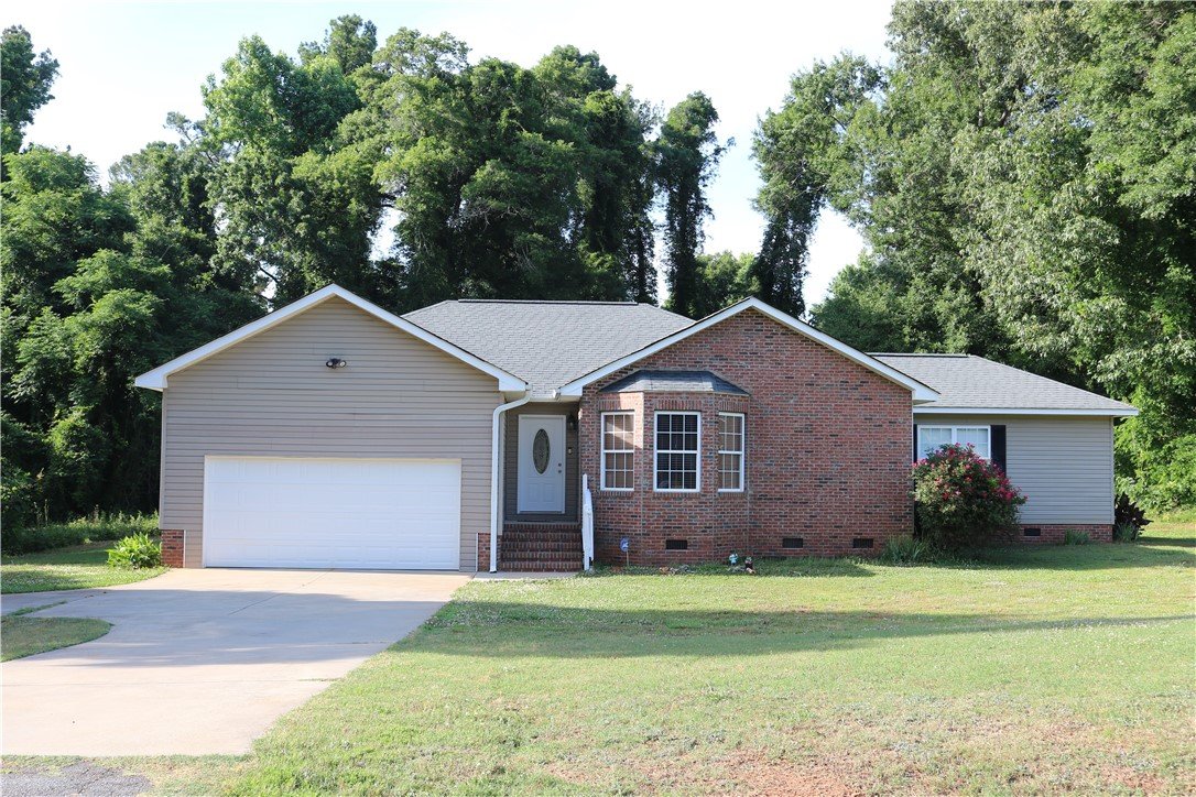 Property image 1 at 211 Boxwood Lane, Anderson, SC 29621