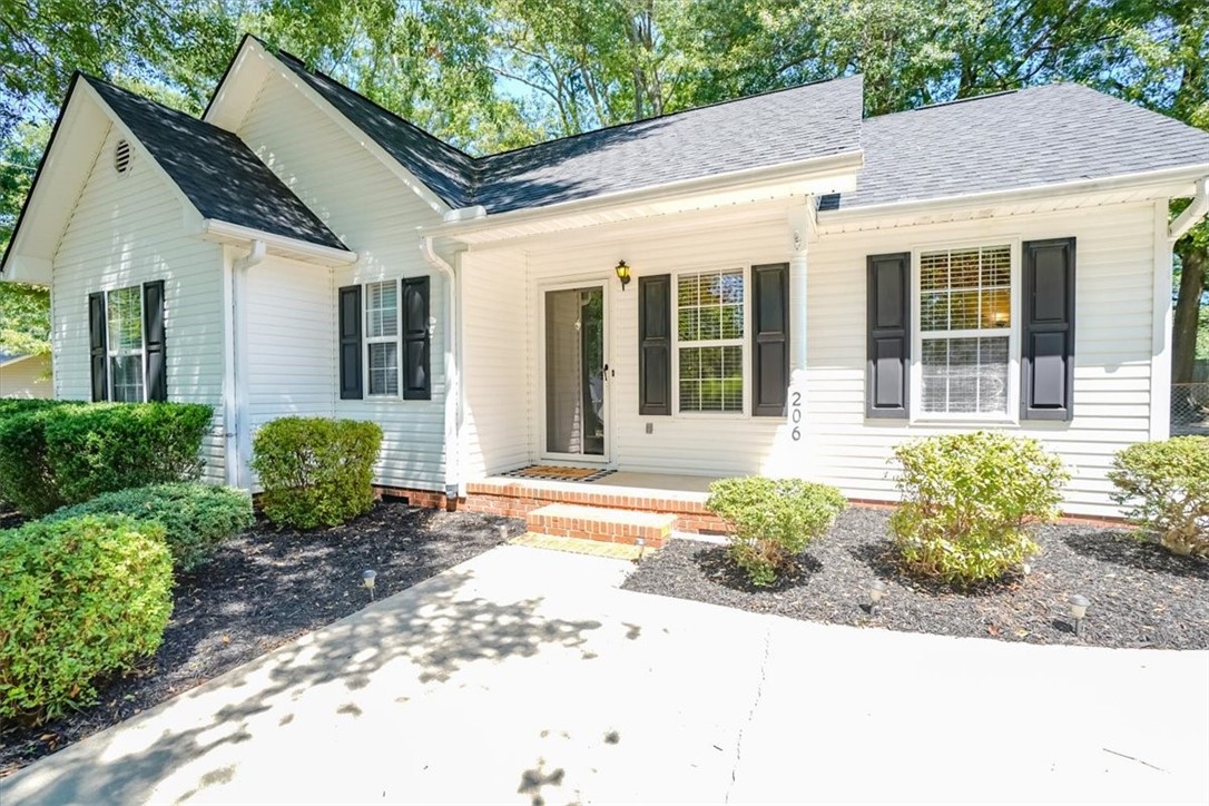 Property image 1 at 206 Longview Drive, Williamston, SC 29697