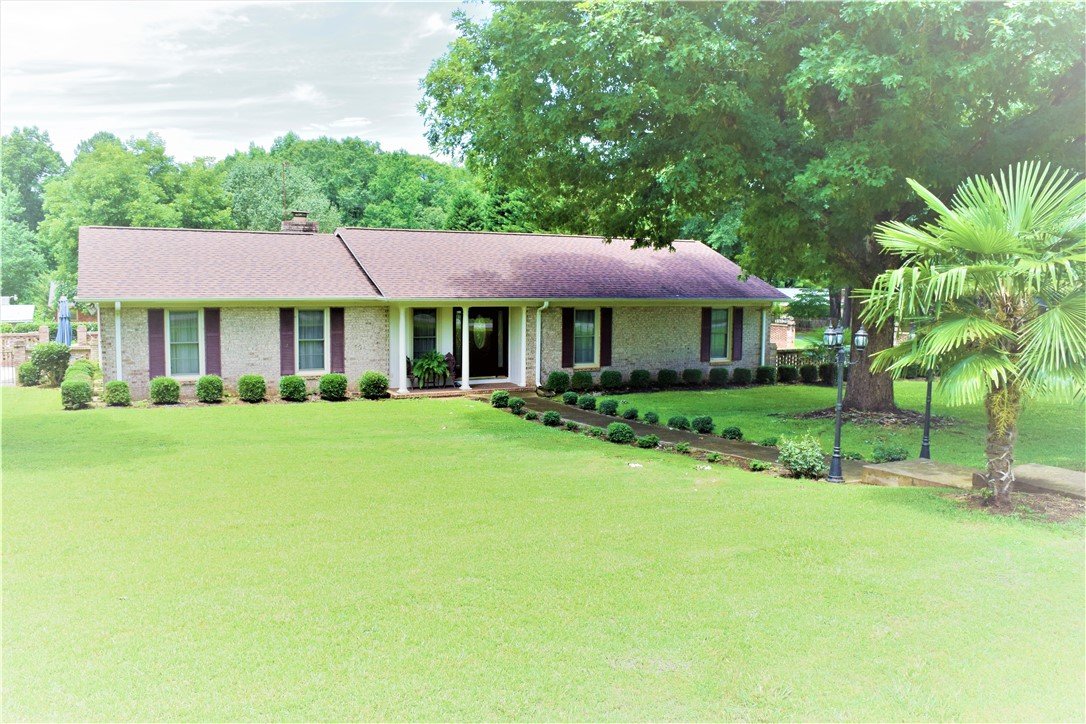 Property image 1 at 9 Saluda Road, Williamston, SC 29697