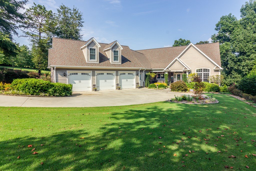 Property image 1 at 220 Winding Oaks Drive, Seneca, SC 29672