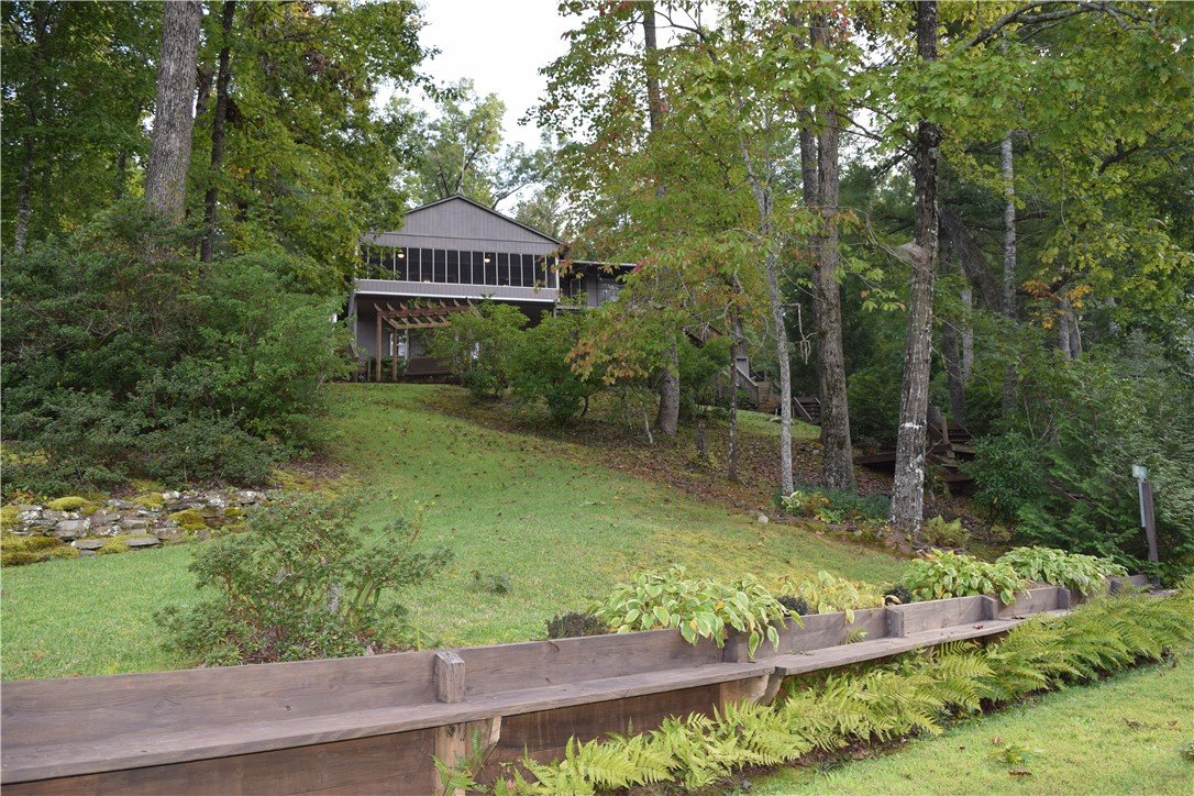 Property image 1 at 304 Whitewater Lake Road, Tamassee, SC 29686