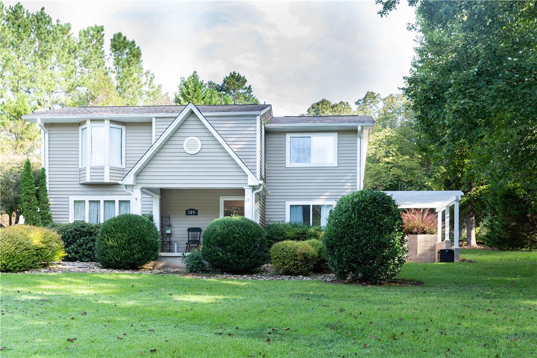 Property image 1 at 109 Brook Lane, Seneca, SC 29672