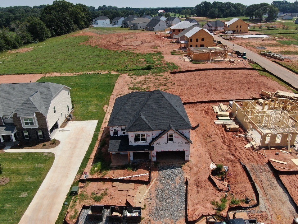 Property image 1 at 402 Oak Crest Drive, Belton, SC 29627