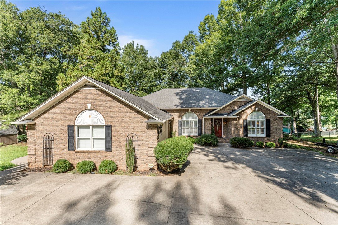 Property image 1 at 322 Johnson Avenue, Anderson, SC 29621