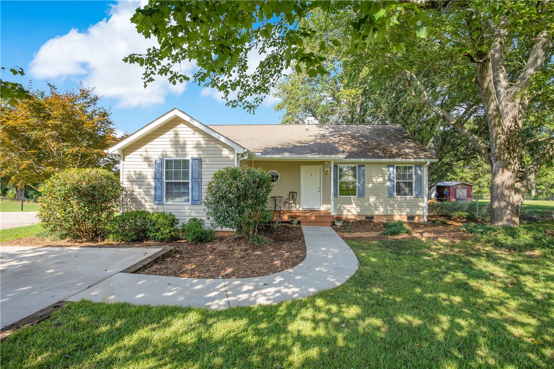 Property image 1 at 4033 Brookfield Drive, Seneca, SC 29672