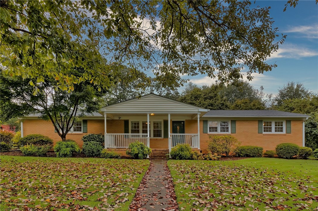 Property image 1 at 301 Kingsberry Drive, Easley, SC 29642
