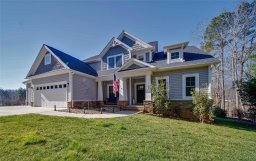 3653 Lake Bluff Drive