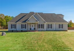 2521 Moon Creek Lane