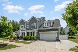 9205 Hightower Oak Street