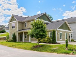 10 Greenwood Fields Drive