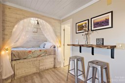 301 Pinnacle Inn Road