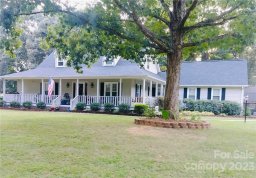 104 N Deerfield Circle