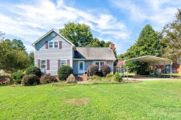 2415 Gleneagles Drive