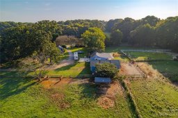 2606 Valley Farm Road